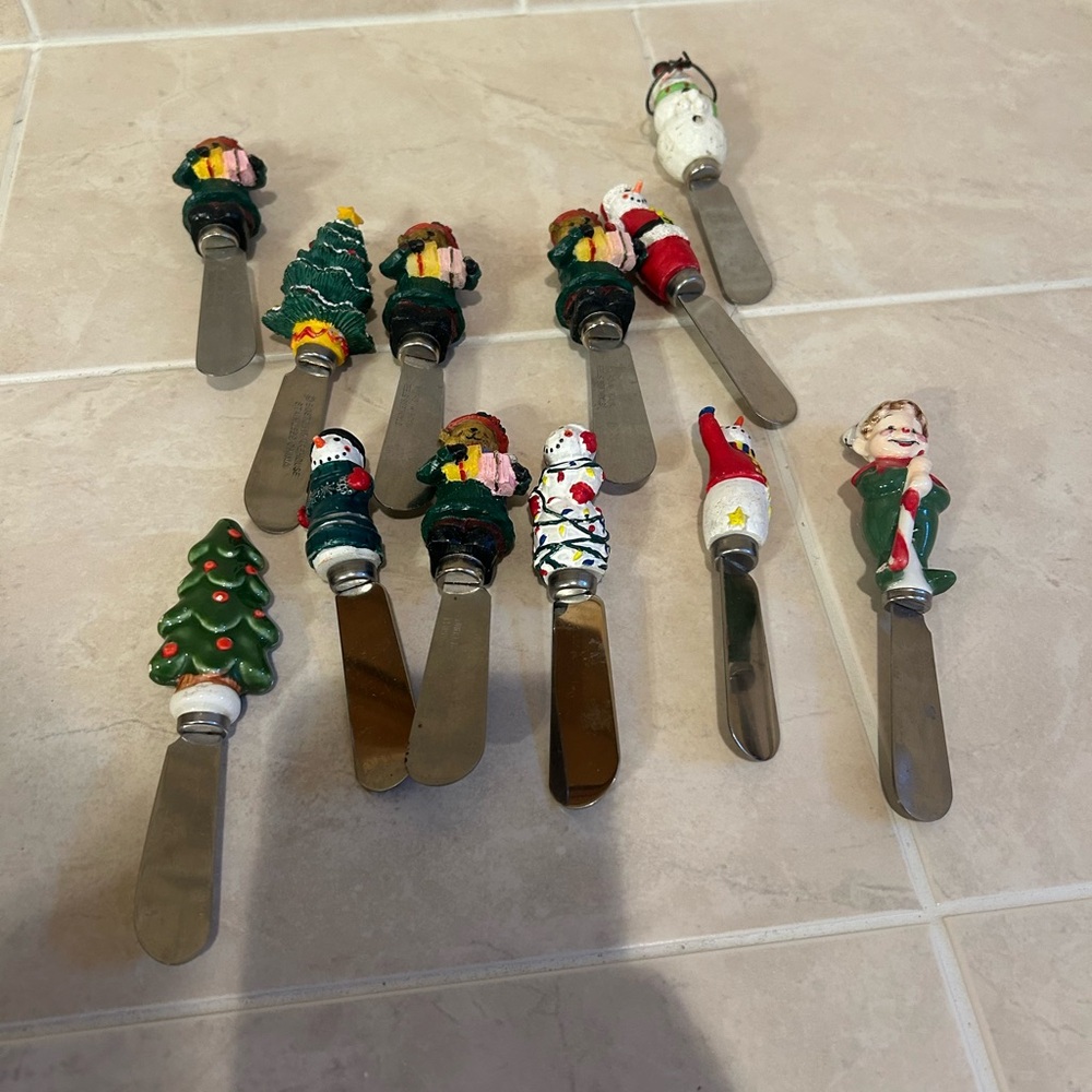 Bundle‎ of 12 Boston Warehouse Christmas Cheese Spreaders